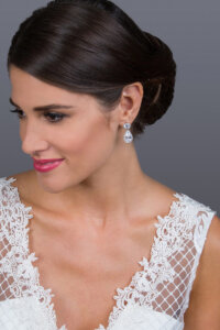 Brautkleid Accessoires - deine passenden Ohrstecker und Ohrringe - in unserem Brautmodengeschäft in Oberaudorf - zwischen Rosenheim und Kufstein